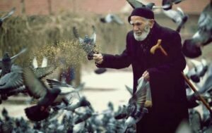 Eskiler ne de güzel söylemişler ;
"Elinle yaptığın hayrı dilinle ziyan etme."