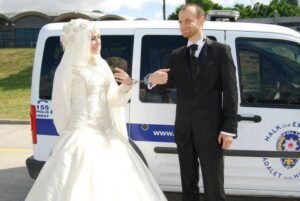 Saatleri geri almak kadar kolay değil,hayatı ve hataları gerialmak. Sait Çamlıca