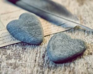 "Cehennemde yangın çıkışı var zannediyoruz…
Yoksa bu kadar günahın başka izahı olamaz.."