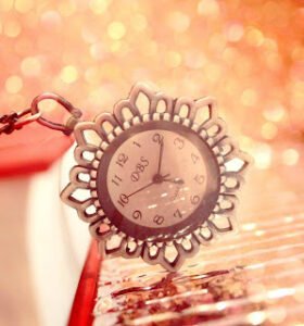 ALLAH sevdiği kula azap etmez,  ona sıkıntı verir ve sabrettirir…  Tarık Tufan