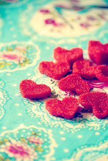 “Herhangi bir erkek sana seni sevdiğini söyleyebilir. Gerçek bir adam ise seni sevdiğini gösterir.”