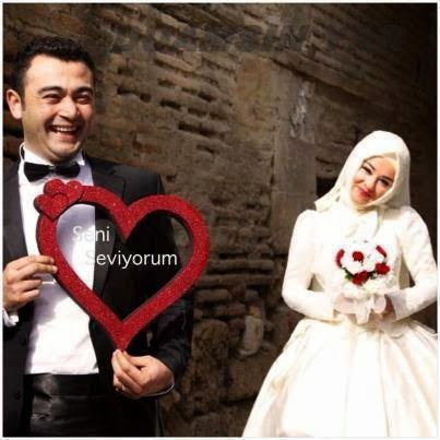 "Bir dua'ya 'amin' demişsindir,
O amin yıllar sonra çıkmıştır karşına.."