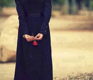 Daha nasıl anlatayım,Sensiz;Topu patlamış,Arkadaşı taşınmış,Kuşu ölmüş,çocuk gibiyim.. Arzu Camgöz