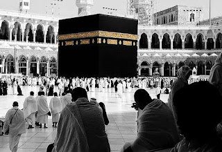 Bir gün Mevlânâ Hazretlerine sorarlar:  – Sen Şemsten önce de namazını kılar, ibadetini yapar mıydın?