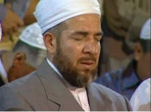 "Kim demiş erkek ağlamaz
Af der ağlar ümmet der ağlar
Allah der ağlar.."