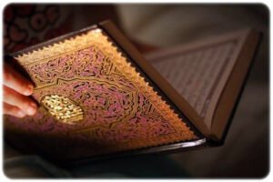 Bir insanı ahlaken eğitmeden sadece zihnen eğitmek topluma bir bela kazandırmaktır. Theodore Roosevelt