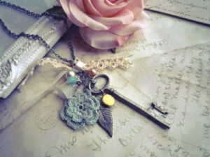 Kötüye yormak ve vehim yapmak insanı derdi yokken bile
hasta eder.
– Hz.Mevlana