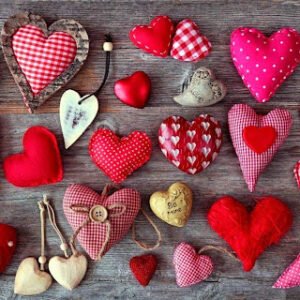 Birçok insan, mutluluğu burnunun üstünde unuttuğu gözlük gibi etrafta arar…