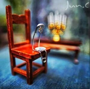 Doğru söyleyerek dokuz köyden kovulanların
Onuncu köyü cennet olsun ALLAH'ım ..
Selçuk Latif