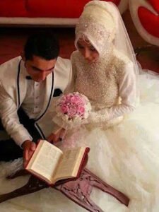 Gözleriyle abdest almamış sevgili;yüreğimde Namaza gelmesin sakın:istemem… ♥