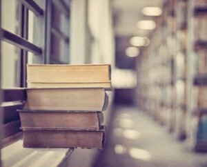 "Benim için baklavadan daha tatlı bir şey varsa o da
kitaptır…"
| Erdem Beyazıt