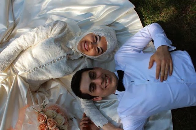 Ya Rabbi; Bekar olan gençlere, Seni ve Rasulünü Tanıyan, Kuran ve Sünnete Uyan, Tertemiz Ahlaklı, Dürüst Eşler Nasip Et . . !