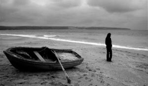 Çocukken her şeyin sahibi olmak için ‘büyümek’ isterdik. Büyüdük; şimdi her şeyden uzak kalmak için hep ‘çocuk kalmak’ istiyoruz.  | Paulo Coelho |