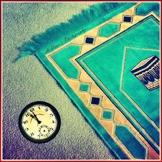 Hasret… “Hasret, iki namaz arasındaki geçen süredir…” .