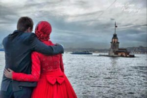 " Herkes arkada durmayı bilir; yanında
olmak. ."
Sümeyye Baltacı