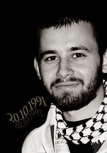 Bu zamanda namuslu kız zor bulunur
diyen
genç…!