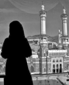 Arayan sen ol, bulan sen; tanıyan sen ol, kucaklayan yine sen ! Kula vefası olmayanın Hakk’a vefası olmaz !  ●Mevlana