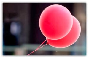 Mutsuzluk hayat tarzımız olmuş ya
bizim, mutlulukla karşılaşınca
bocalıyoruz.Enes Kenan Aklan