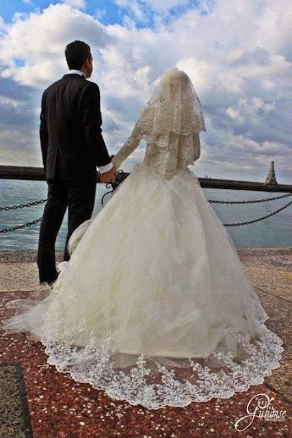 Seninle tamamladım,dinim yarısını,
Rabbim den diledim hep hayırlısını…