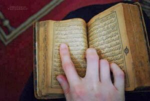 İnsanın bir nefeslik canı varsa, o da
Kur'ân