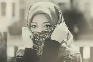 Onların saçları hiç bir şiire konu
olamayacak kadar mâhremdir.