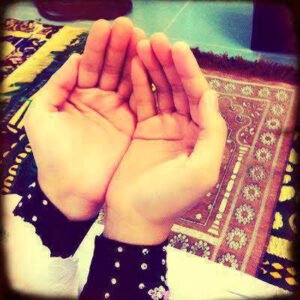 Ya Rabbim. .
Senin katında değeri olmayanları
kalbimizde yüceltmemize fırsat verme.