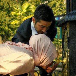 Ne din yasaklamıştır aşkı, ne de
yasalar. İskender Pala