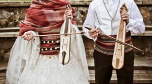 Kimse almasun seni
Yine bana kalasun :))