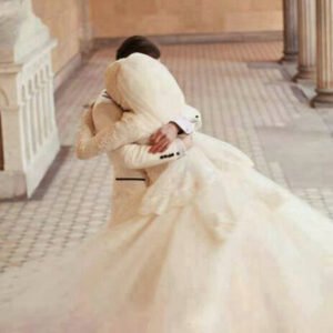 "Sana karanfil kokulu dua'lar
yolluyorum Sevgili!
Amin'i sana. ."
– Bilal Bayrak