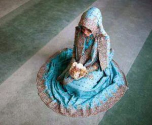 Yoruldu kadın. Güçlü olmaya
çalışmaktan. Her gece unutmaya…[Okyanus Topaloğlu]