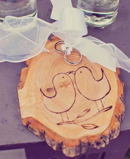 İnsan istiyor ki ; birini sevdiği zaman,
– Onu hiç unutmak zorunda
kalmasın . . .