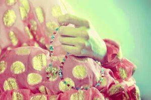 Ya Rabbi..!  Gönlümün tesbihine umut boncukları dizdim tane tane..  Her bir çekişte “Af” diyerek sığınıyorum rahmetine…