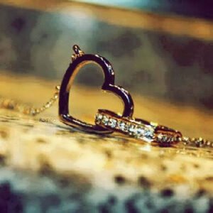 Adını bilmesem de,
Eyy eşim,
namazını kıl, beni çok sev. Bu
kadar. . .
Çok Amin:)