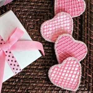 Sevilince kibirlenme.
Sevmek de imtihandır sevilmek de…