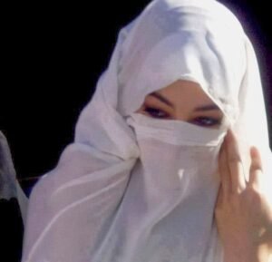 Başörtüsü NAMAZ gibidir , MASAL gibi
değil..
| Sümeyye Yurtsever