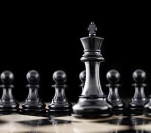 "Bir başkasından hiçbir şey beklemezse,
Asla düş kırıklığına uğramaz insan.