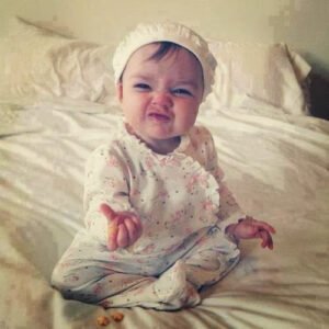 Sevdiğin şeylere sahip olursan mutlu
olursun,
sahip olduklarını. .