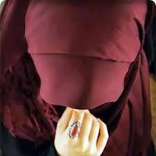 Aklında, kalbinde, rüyanda,
her ânında, her nefesinde ,
semâya açılan avuçlarında olan. .