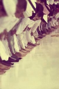 "Şüphesiz ki namaz hayasızlıktan ve
kötülükten alıkoyar."
Ankebût sûresi , 45