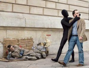 Cömertlik, istemeden önce vermektir. İstendikten sonra vermek utançtandır ve kötüdür…Hz.Ali (r.a)