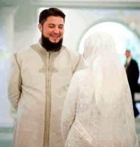 Gönülden sevenler ayrılmaz.
Mesafeler var ise 'duâ' var.