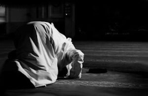 Namaz yoksa, dua yoksa, umut yoksa; Ömürden saymayın o günü !