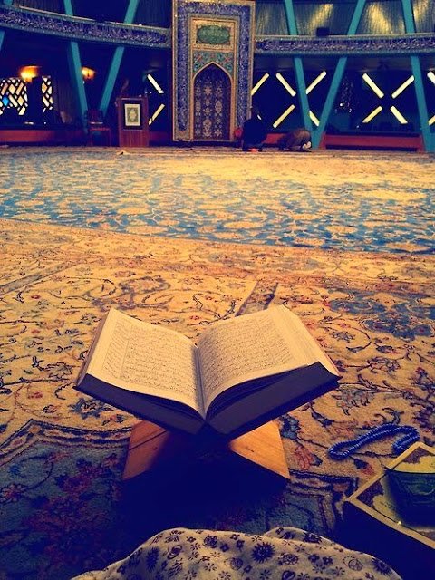 “ Allah büyüktür. ” teslimiyeti; raflardaki psikiyatri ilaçlarını tahtından edebilirdi, yeterince teslim olabilseydik eğer.