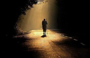 “Sırtımızda bunca günah kamburu varken, hala ayakta kalmamızdan daha büyük keramet mi olur?”  Şâh