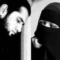 RABBİMDEN BAŞKASINA KUL RASULUNDEN BAŞKASINA ÜMMET SENDEN BAŞKASINA EŞ OLMAM ♥ :)