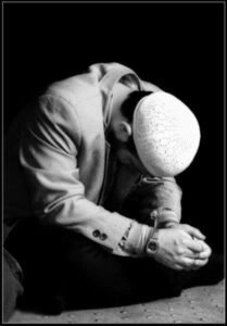 Bedenin hastalığı ağrı ve sızılarla belli olur. Kalbin hastalığı ise günahlarla ortaya çıkar. Zünnûn-i Mısrî (K.S)