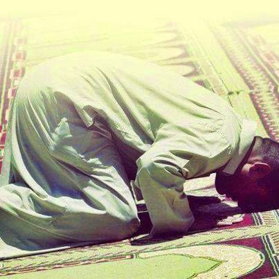 “Esselatu hayrun minen nevm” Namaz uykudan hayırlıdır.   Akıl isen kıl namazı çün seadet tacıdır Sen namazı şöyle..