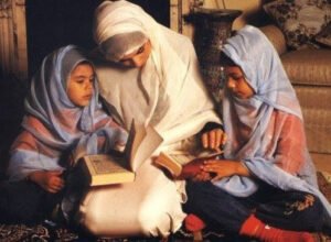 Allah Resûlü (sallallahu aleyhi
vesellem) anaokulu yapmadı.
Anaları okul yaptı.
– Nureddin Yıldız –