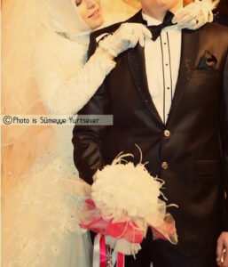 AŞK ; beşere sadakatle , Rabbe
secdeyle gösterilen… Sümeyye Yurtsever