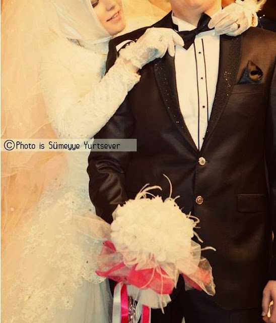 AŞK ; beşere sadakatle , Rabbe
secdeyle gösterilen… Sümeyye Yurtsever